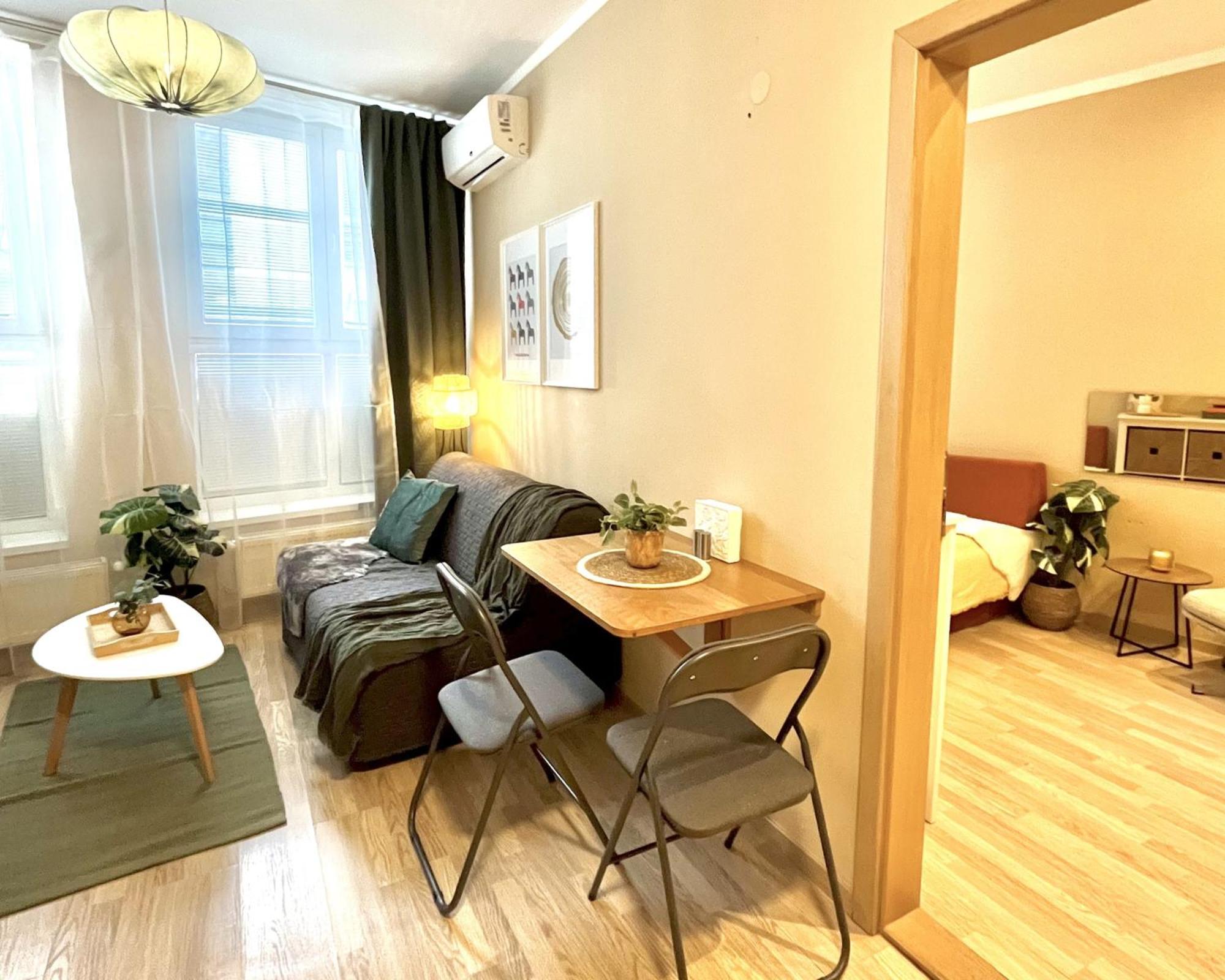 Apartment Jenny - Old Town, Free Private Parking, Ac Bratislava Eksteriør bilde